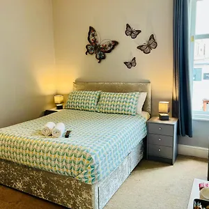le-papillon-by-123-global-hotels.hotelsin-chester.com/